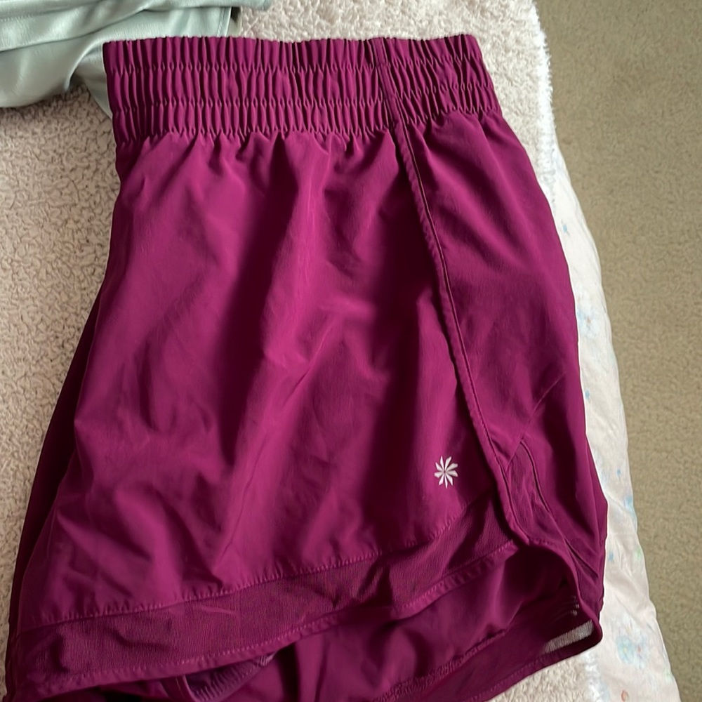 Athleta Mesh 4’ Shorts